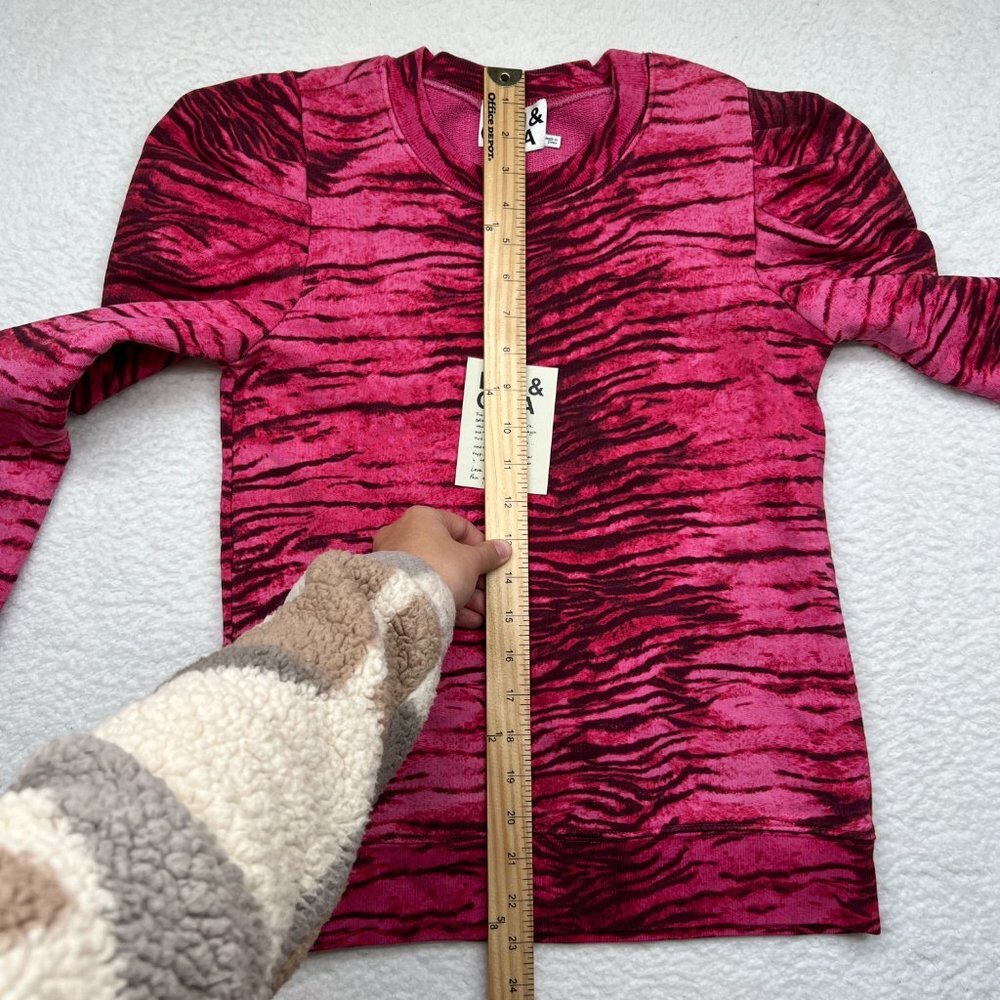 NWT Pam & Gela | Tiger-Print Puff-Sleeve Sweatshirt 100% Pink Size Small - Picture 5 of 7
